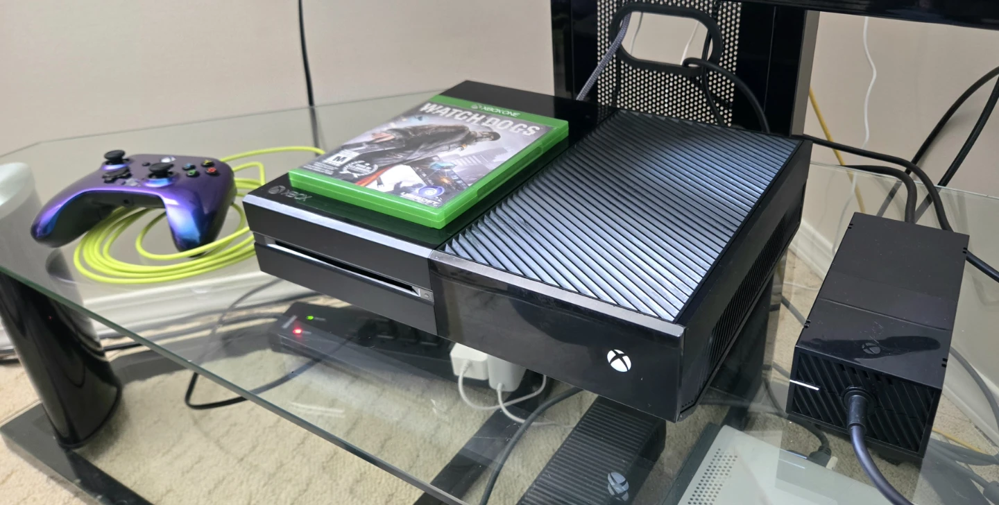 XBOX ONE CONSOLE BUNDLE CLEAN + READY TO PLAY - photo 2