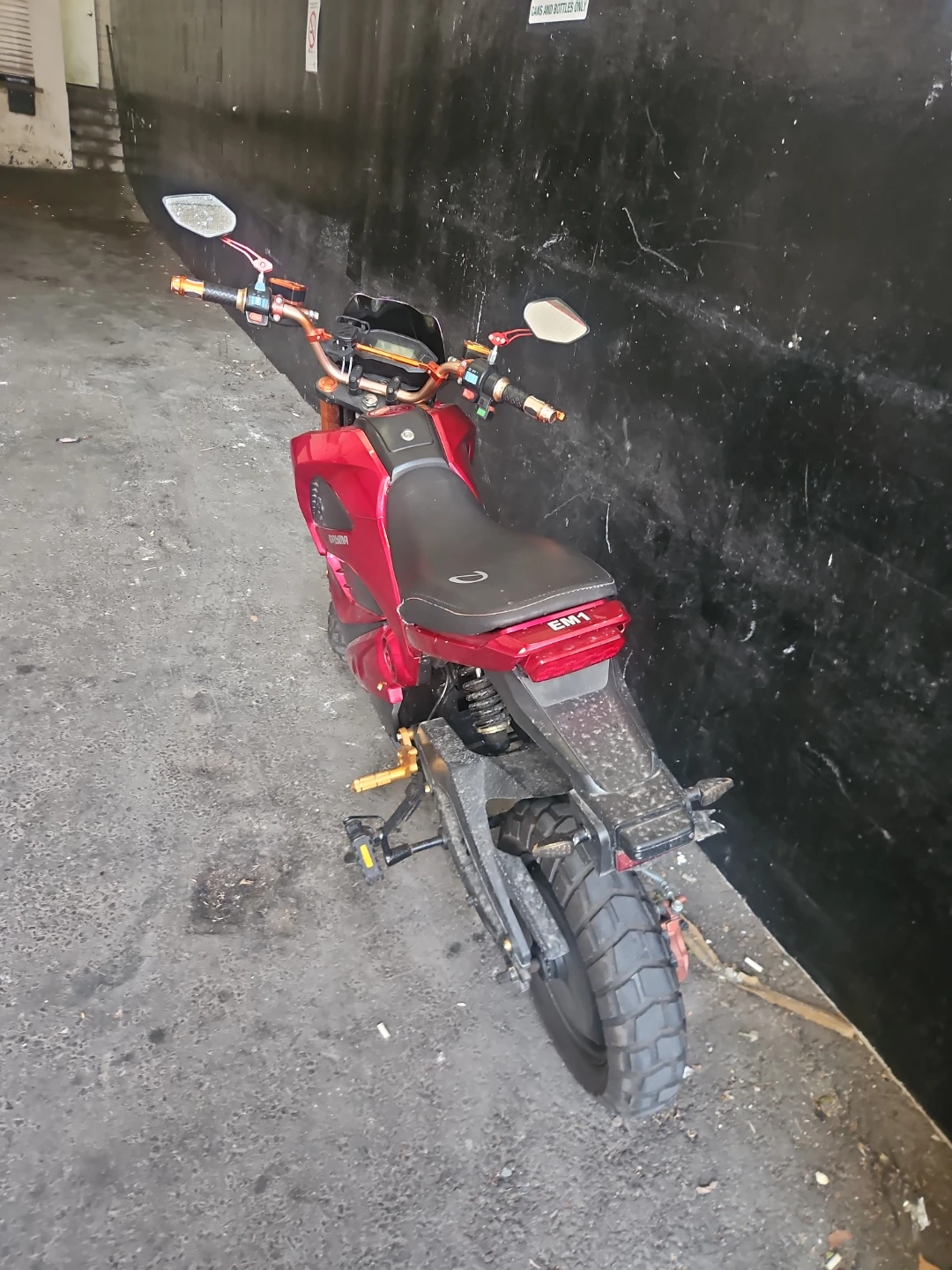 Daymak EM1 72V Lithium Electric Scooter - photo 2