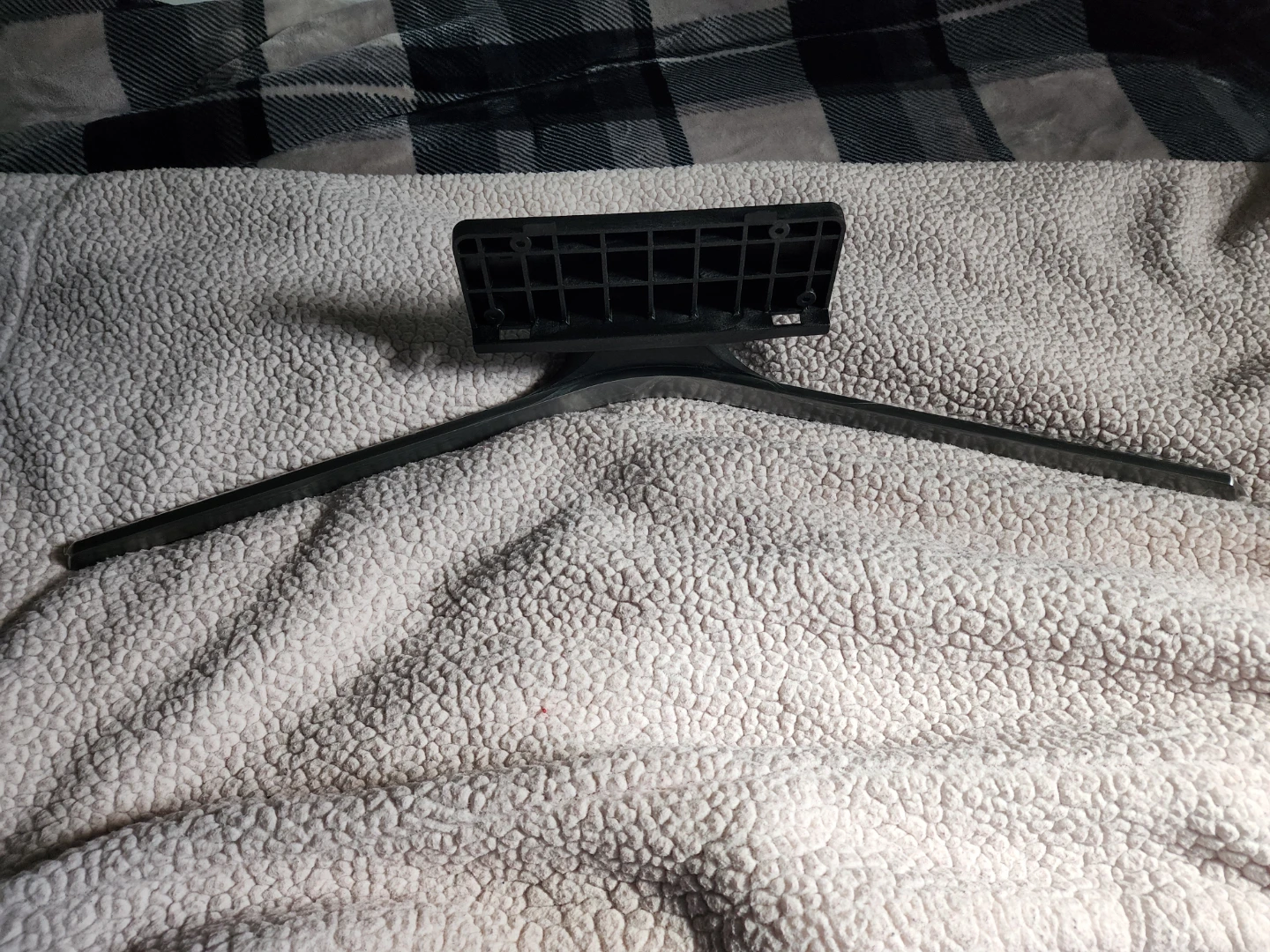 Samsung 40" Series 6 Smart TV Stand - photo 2