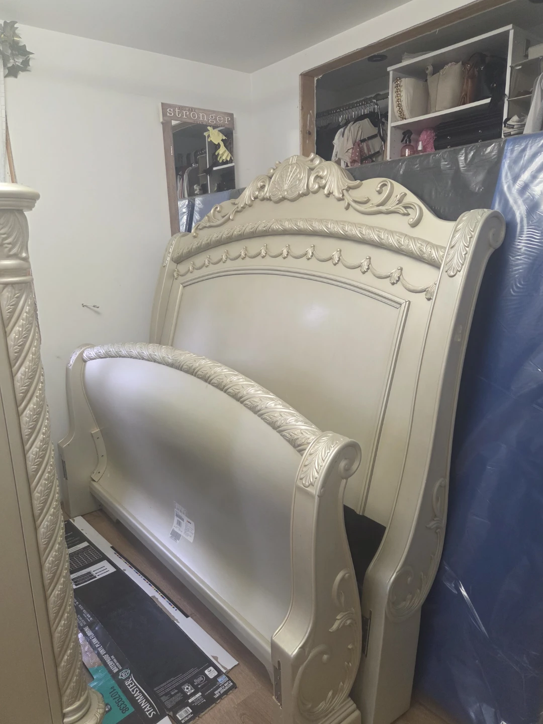 Cassimore Queen Sleigh Bed & dresser - Pearl Silver - photo 3