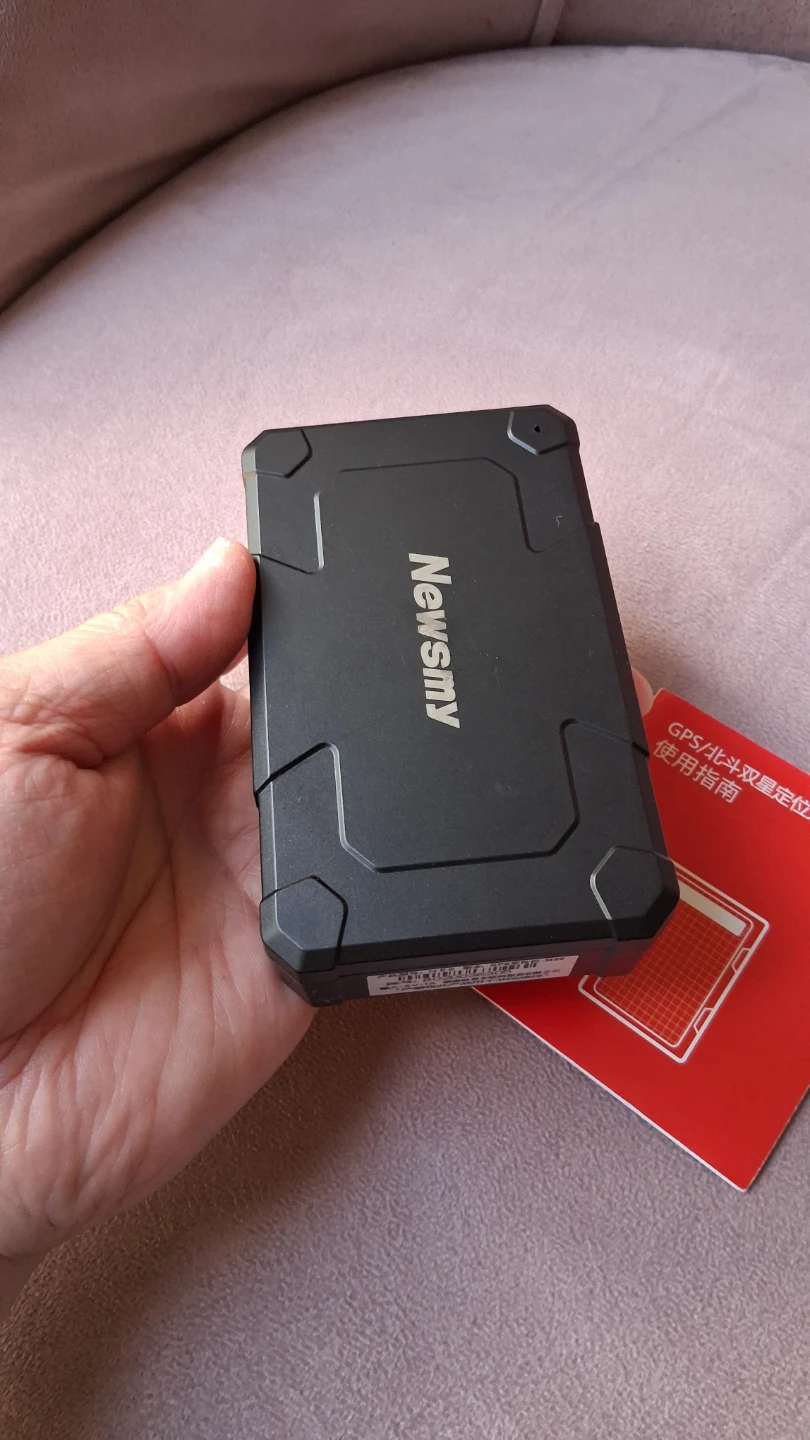 Car GPS tracker 2G SIM with strong magnet to car frame