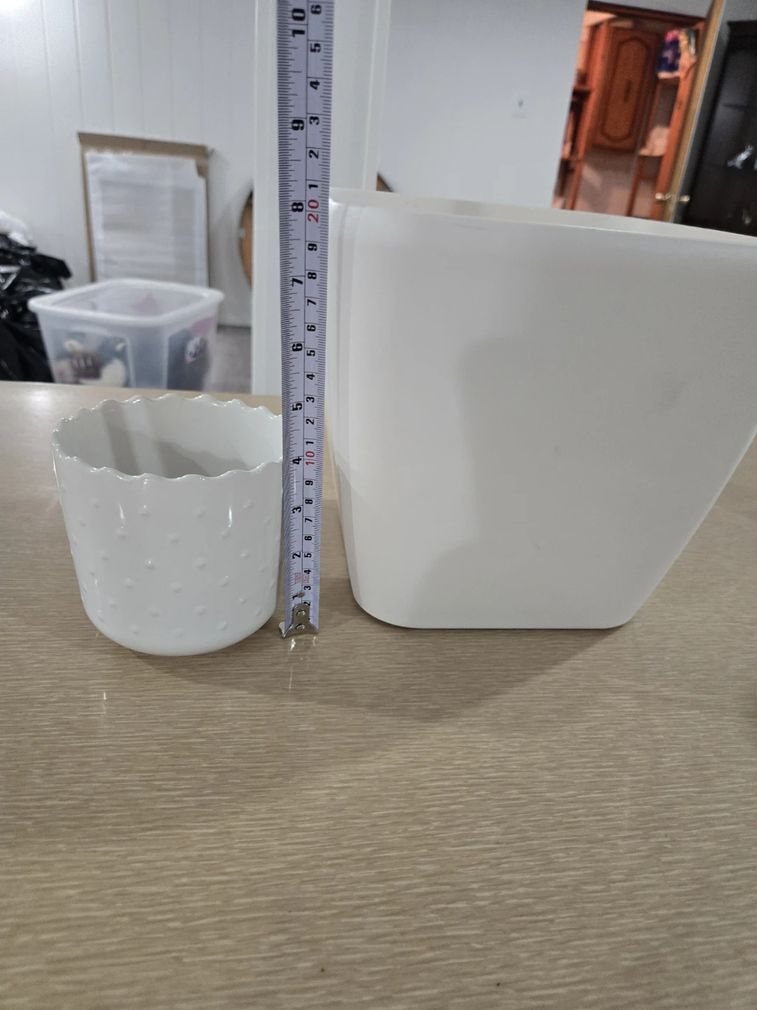 White Ceramic & Plastic Planters Set - photo 2