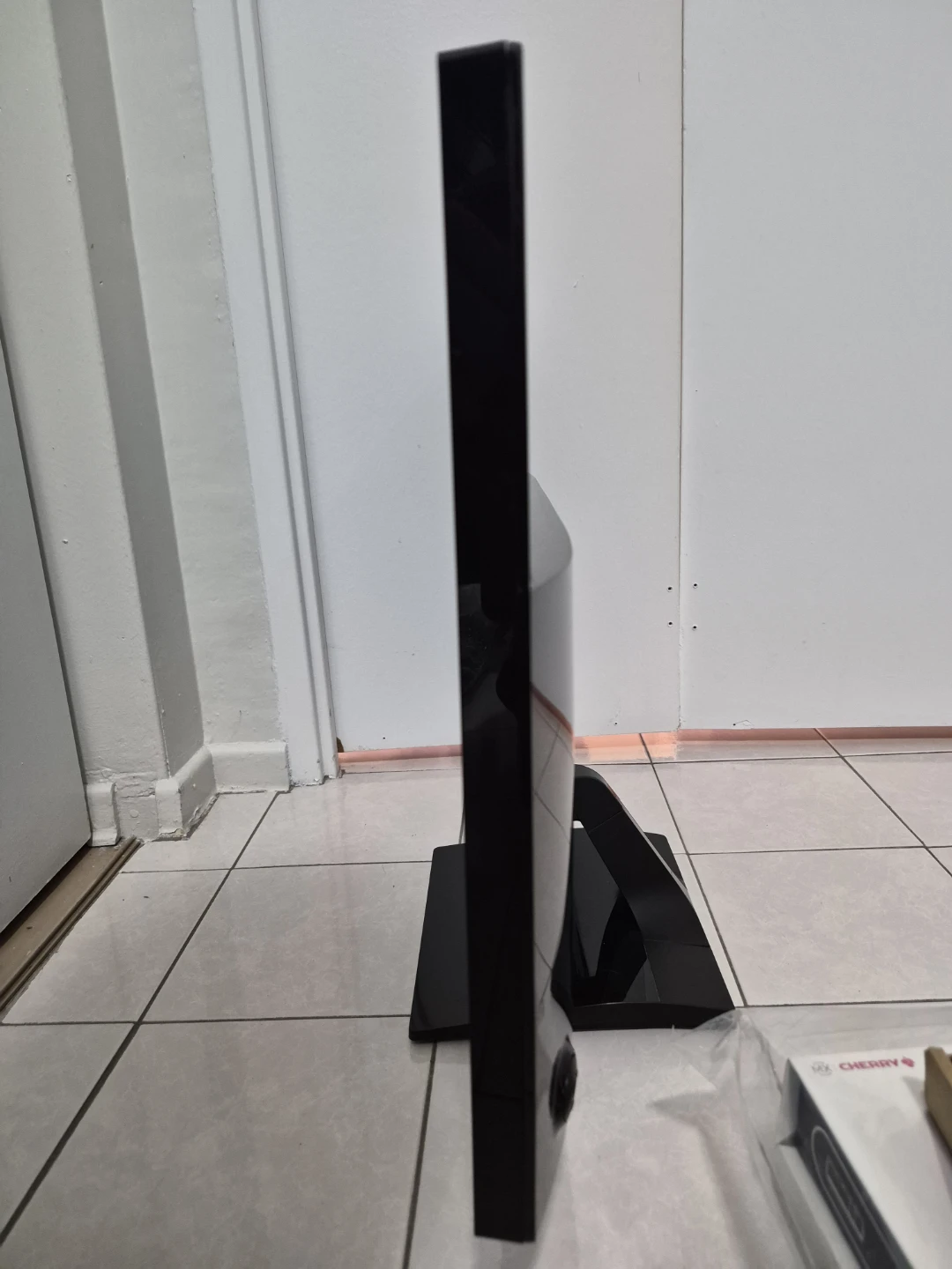 Samsung 27 inch Monitor - photo 2