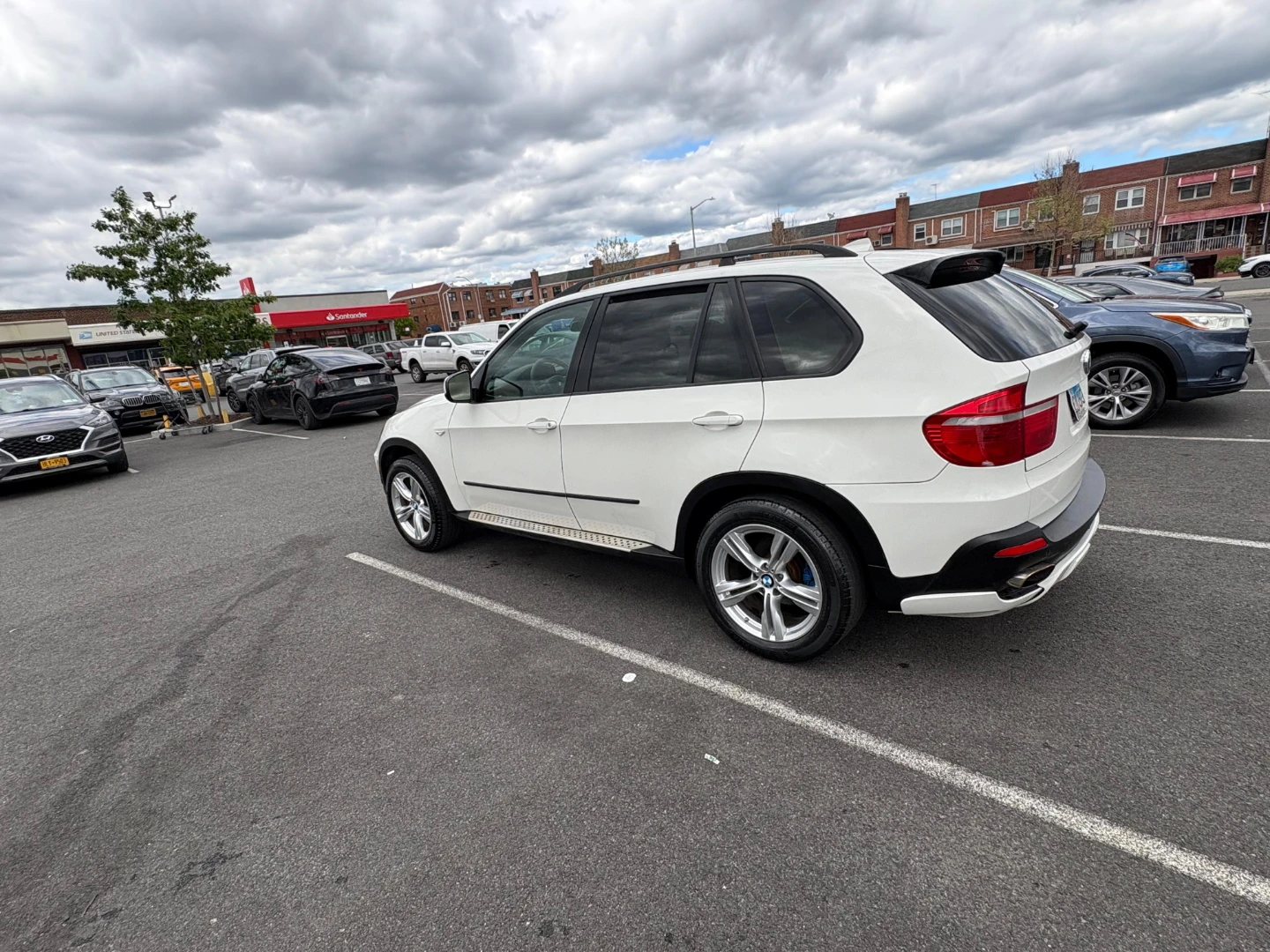 White BMW X5 SUV - photo 5