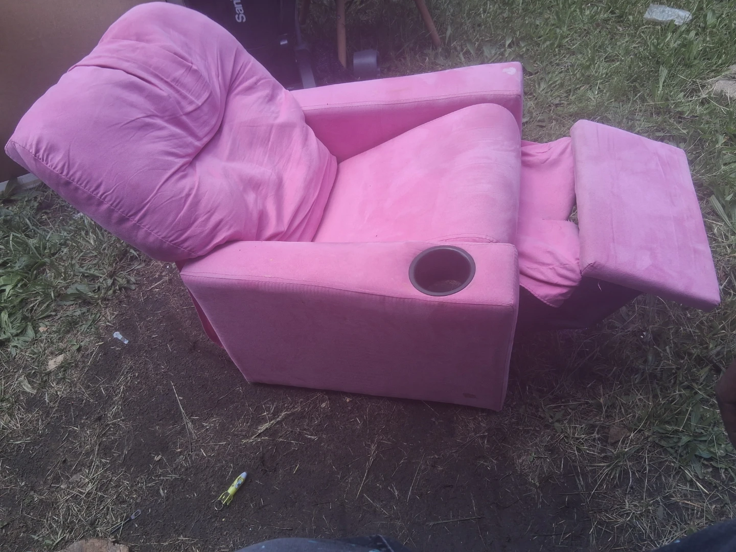 Little girls Pink Recliner Chair with Cup Holder