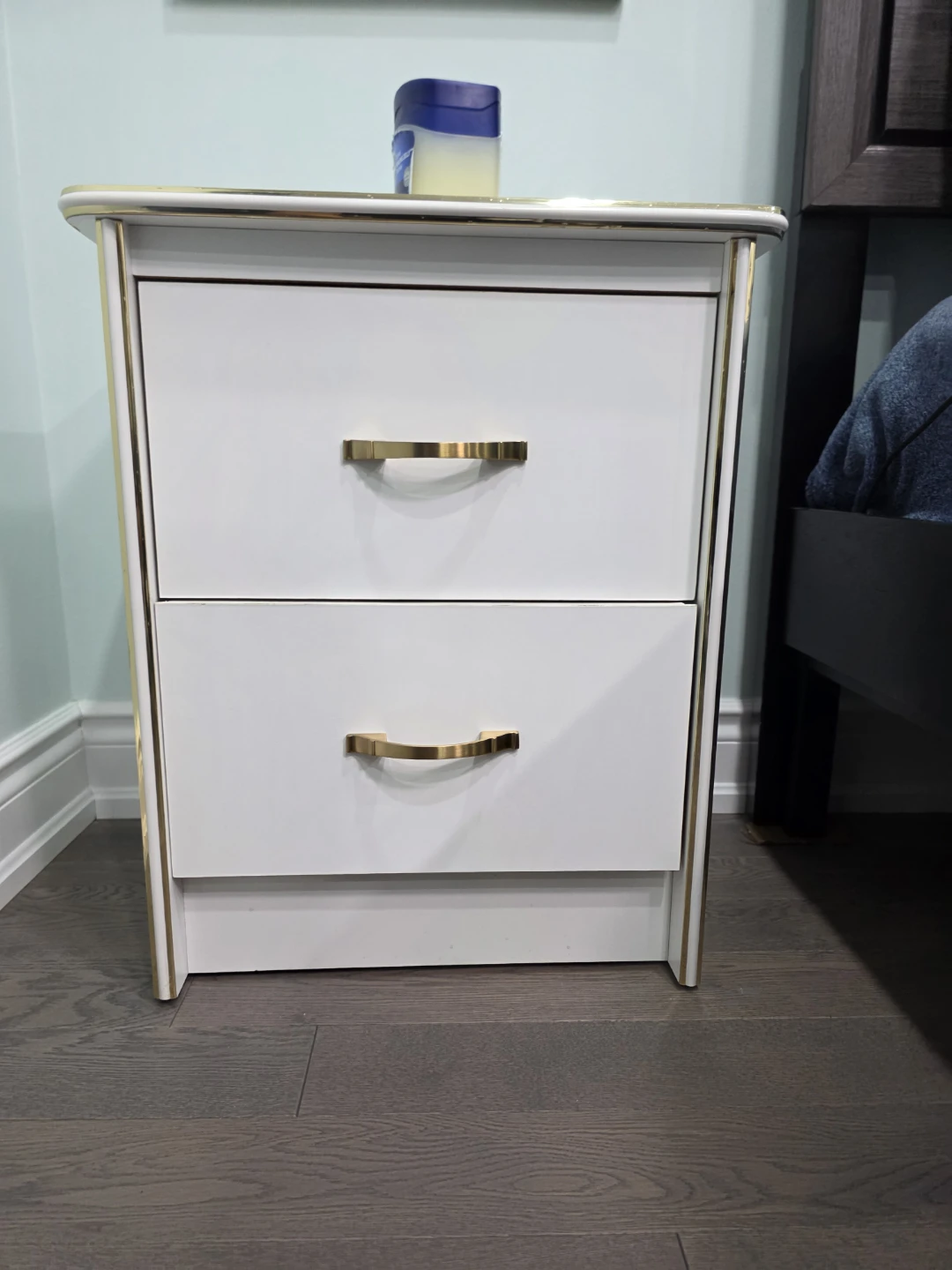 White 2-Drawer Nightstand with Gold Trim - photo 4