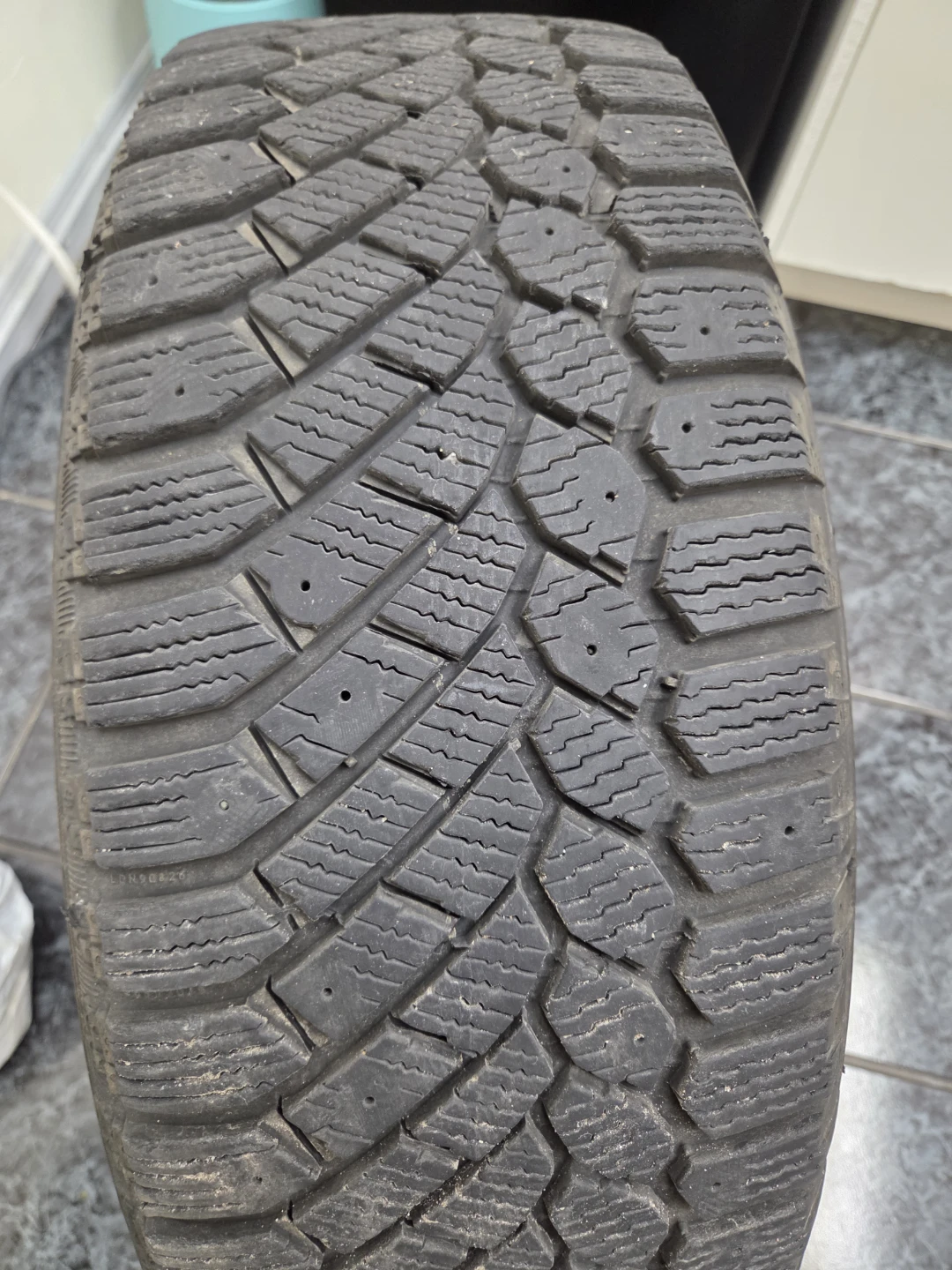 GISLAVED NORTH FROST 200 Winter Tire 205/60R16 XL - photo 3