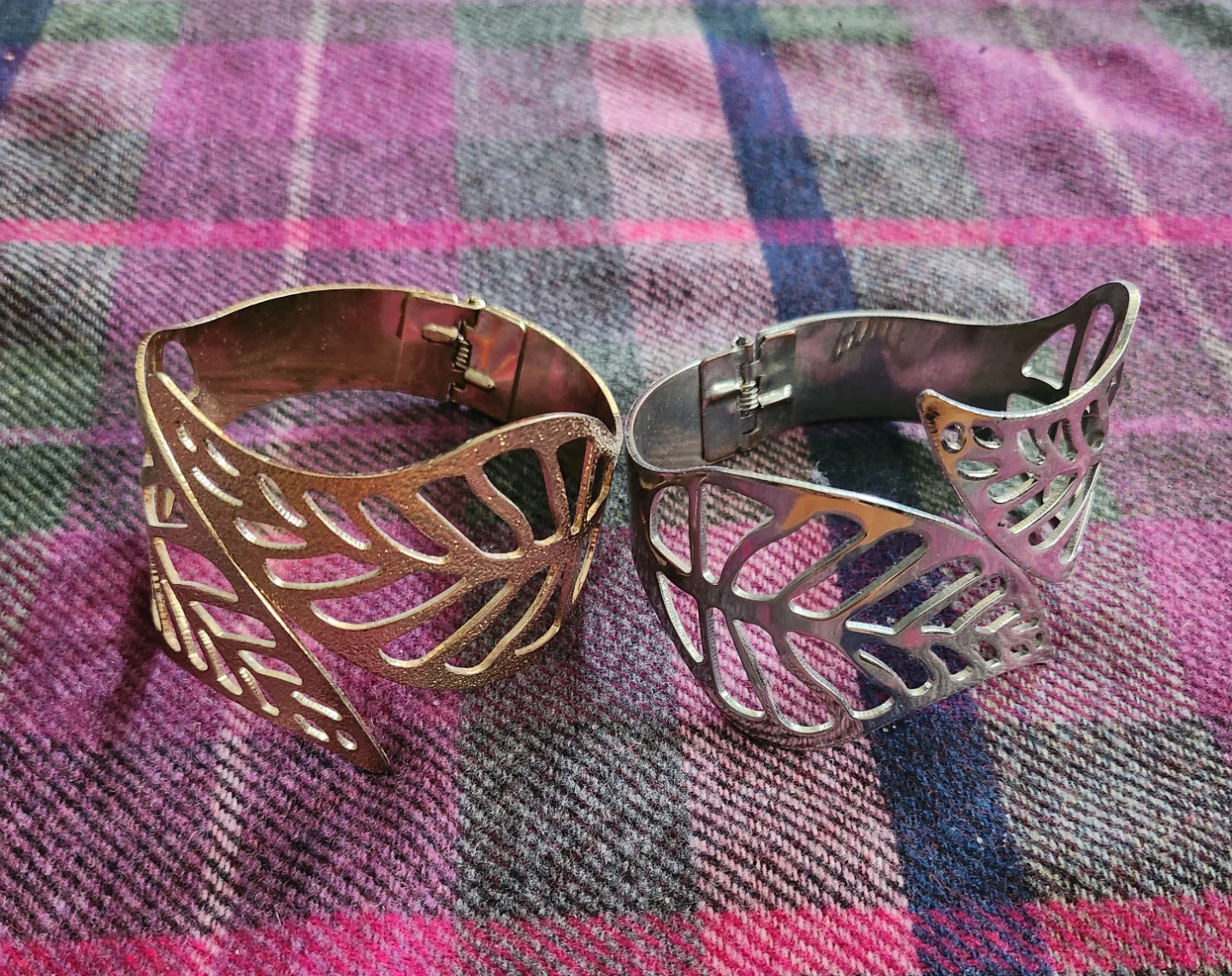 Cuff Leaf Bracelet Set.
