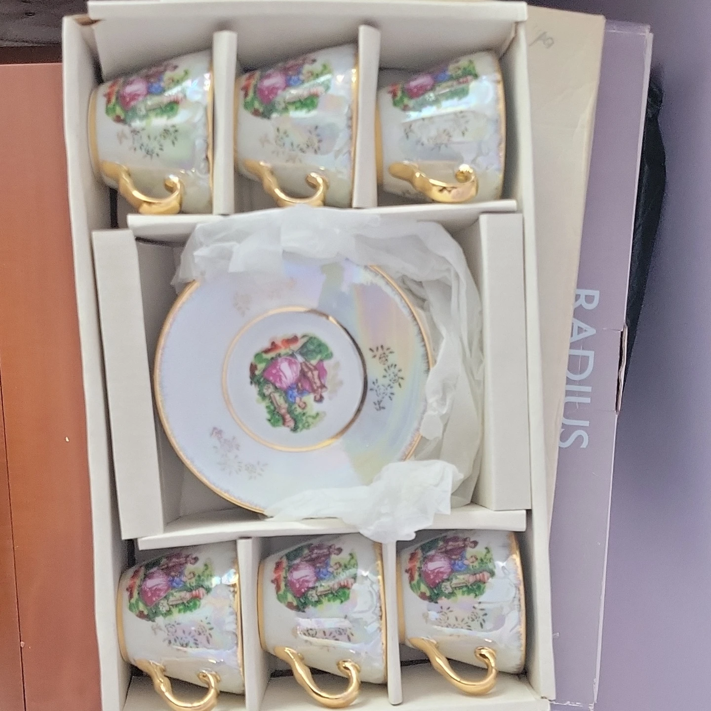 Set of 6 Vintage Porcelain Teacups and Saucers with Gold Trim - photo 2