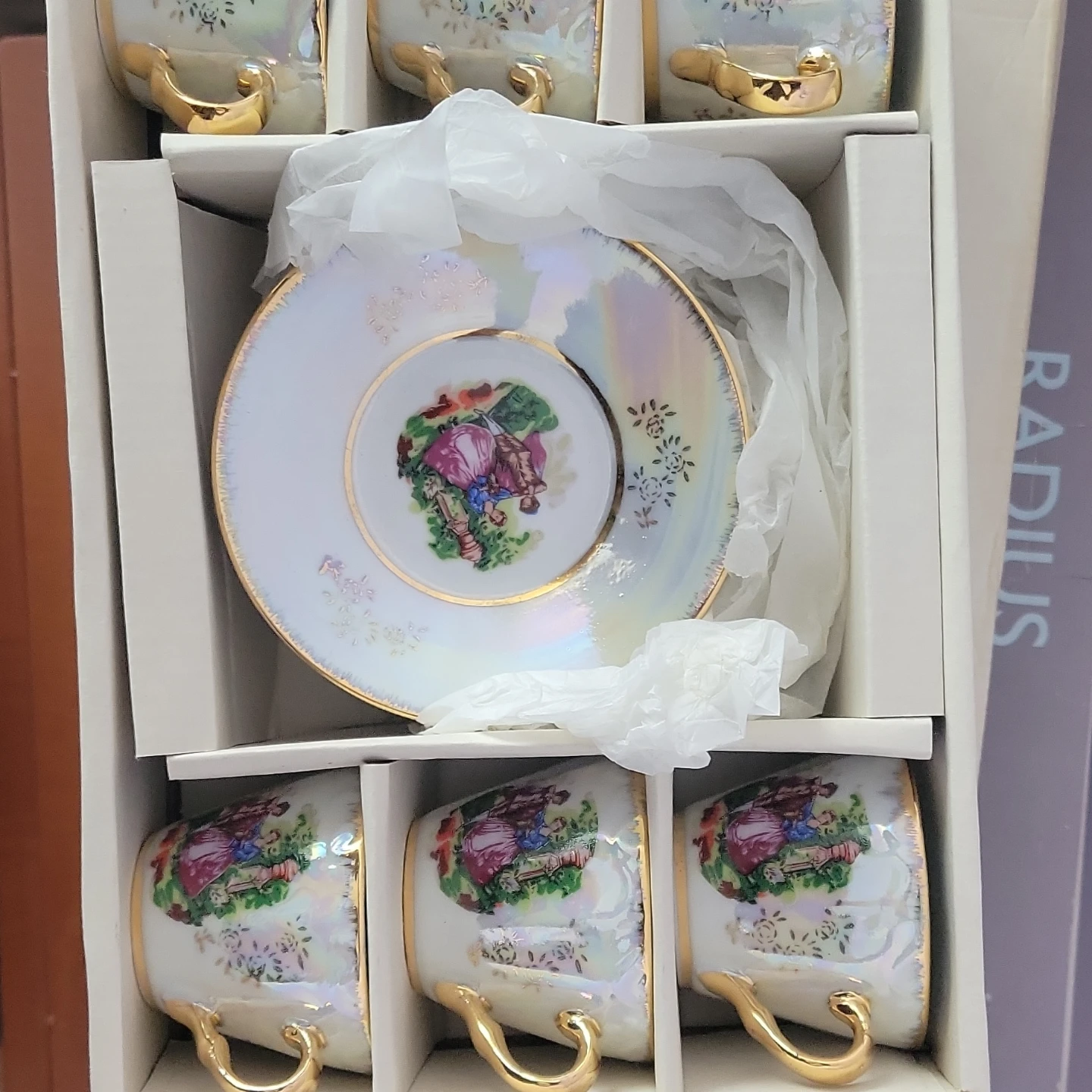 Set of 6 Vintage Porcelain Teacups and Saucers with Gold Trim - photo 4