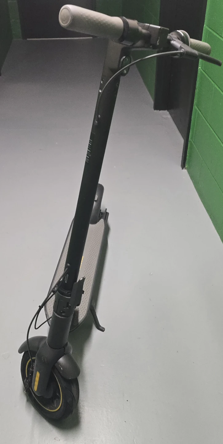Ninebot G30 MAX Electric Scooter - photo 4