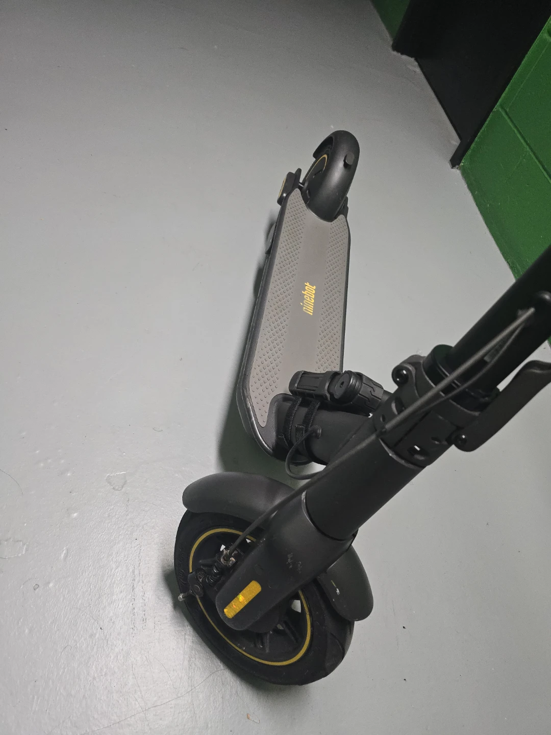 Ninebot G30 MAX Electric Scooter - photo 5