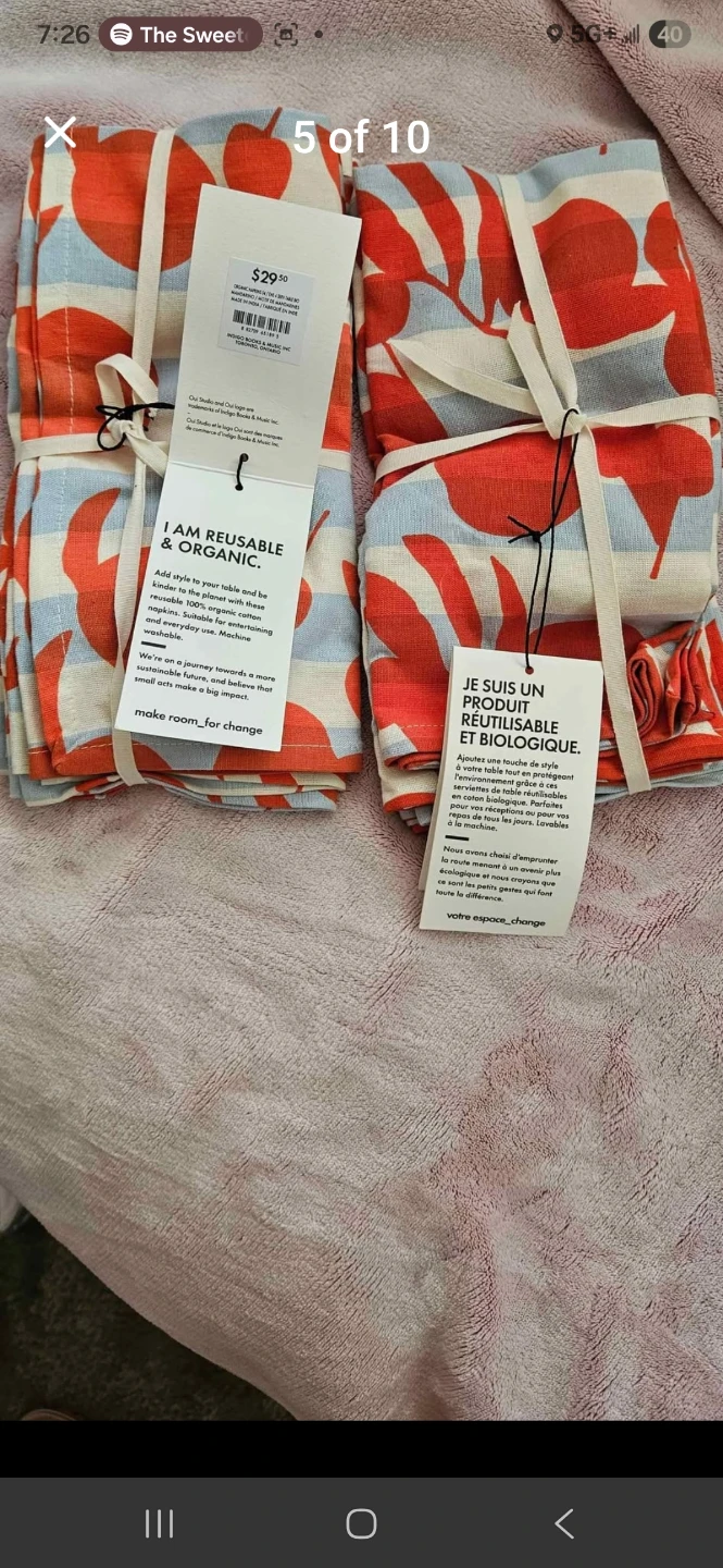 Bundle of Decorative Pillows, Mugs, and Tea Towels - photo 4