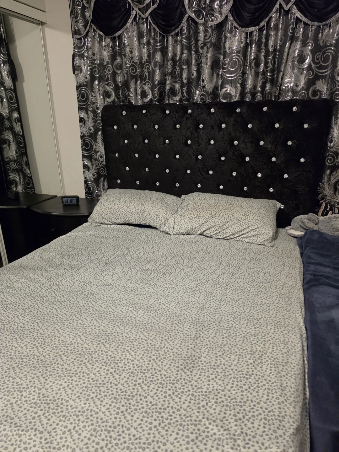 Black Velvet Diamond Tufted Headboard bed
