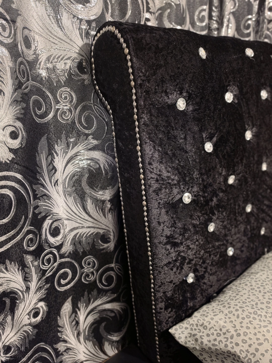 Black Velvet Diamond Tufted Headboard bed - photo 3