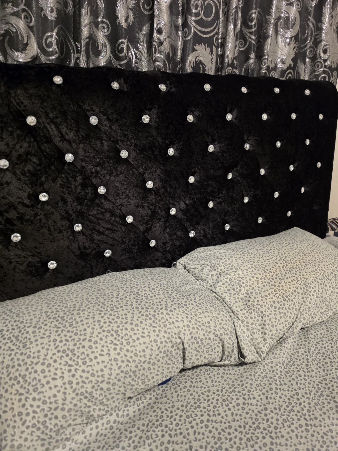 Black Velvet Diamond Tufted Headboard bed - photo 4