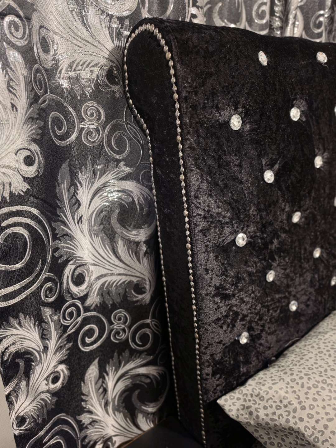 Black Velvet Diamond Tufted Headboard bed - photo 5