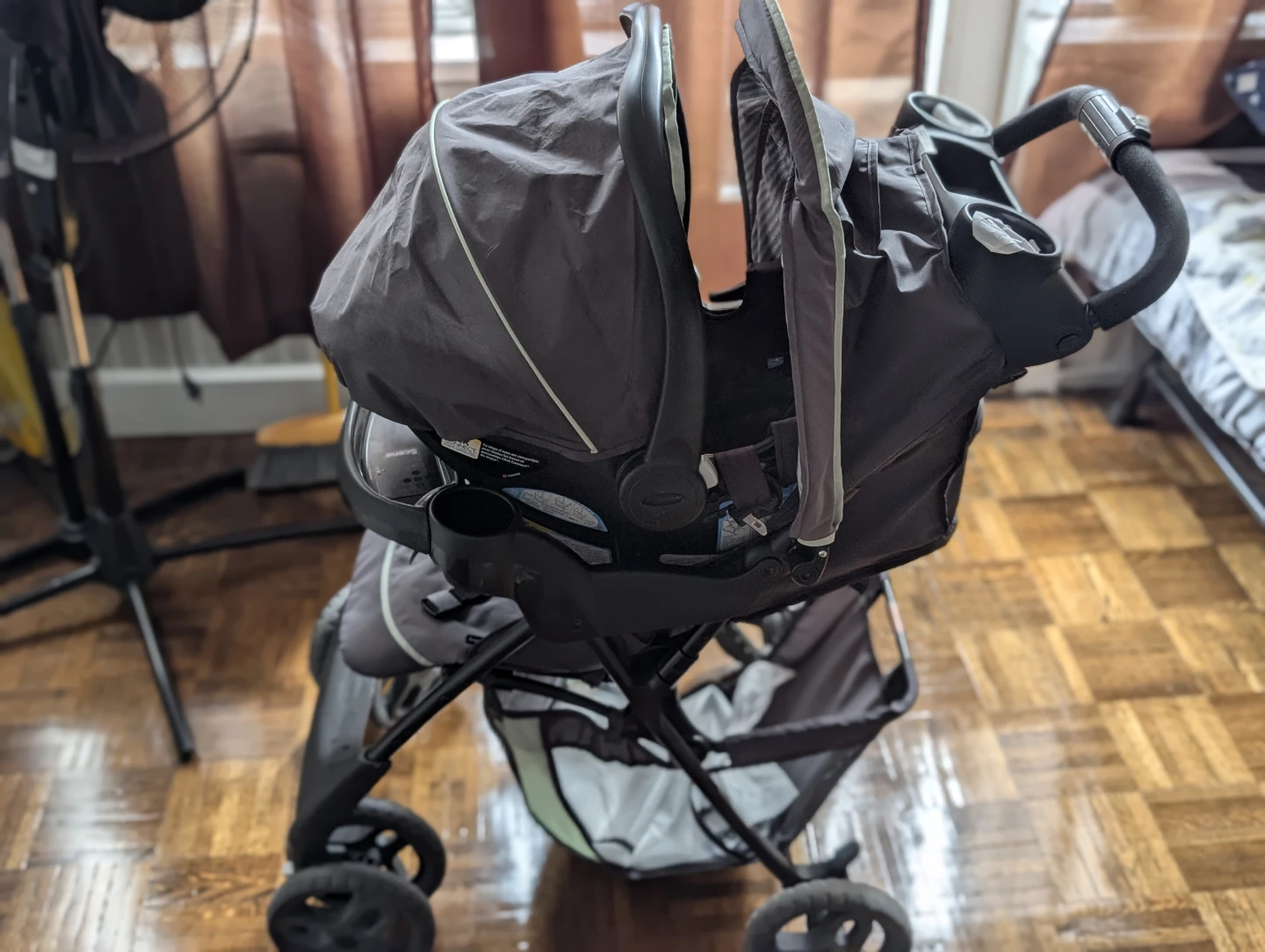 Graco Travel System Stroller and Infant Car Seat and baby swing - photo 3