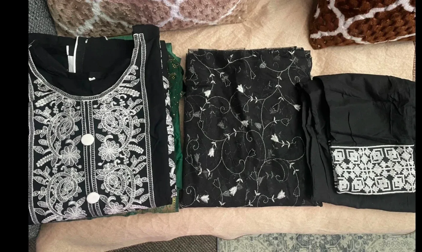 Black and Green Embroidered Shalwar Kameez Set - photo 3