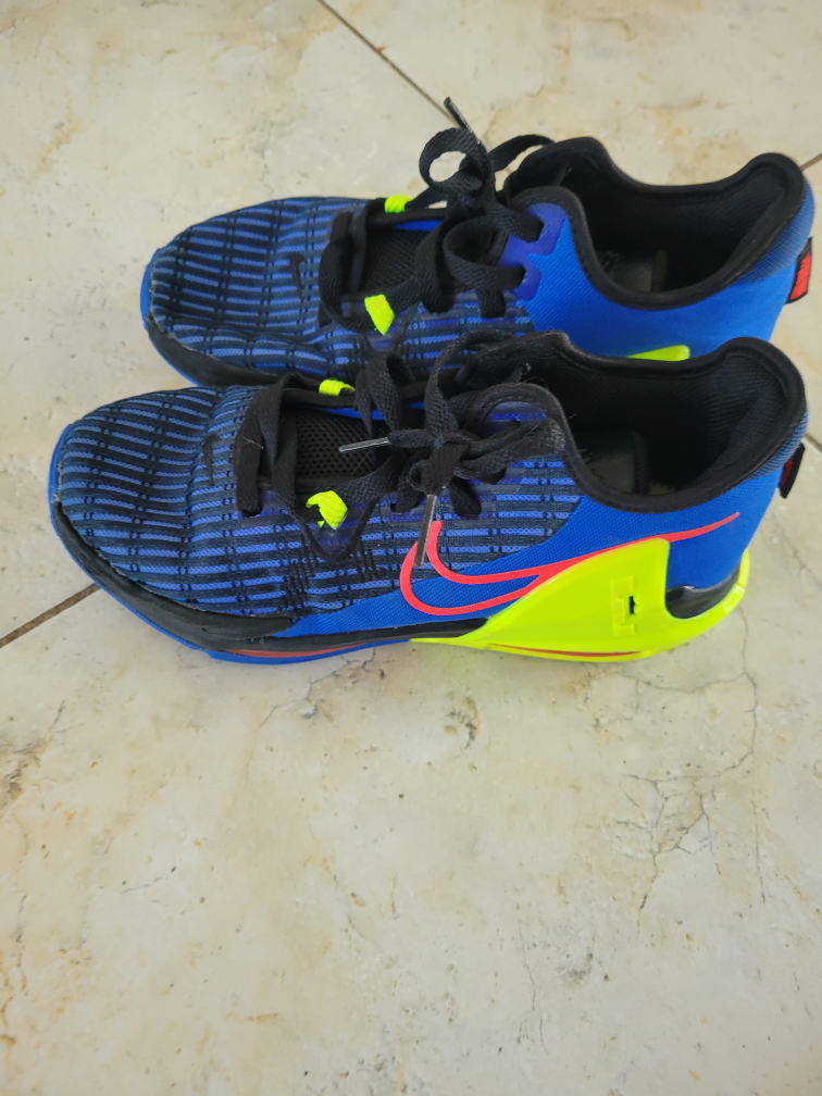 Nike boys Basketball Shoes