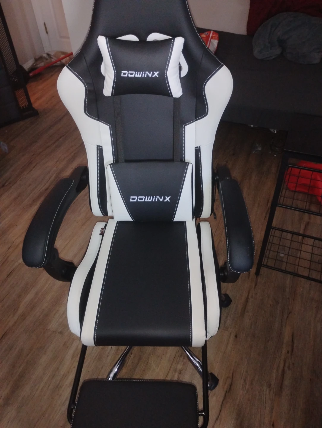 Gaming chair like new $100