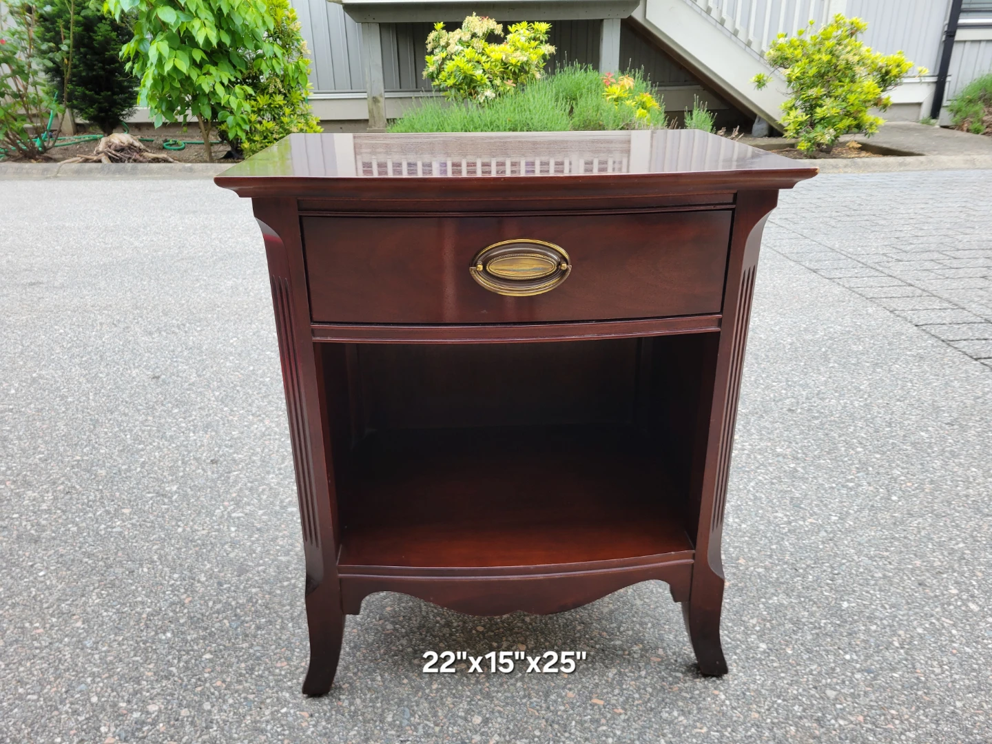 Vintage Gibbard Solid Wood Nightstand / Side Table. - photo 2