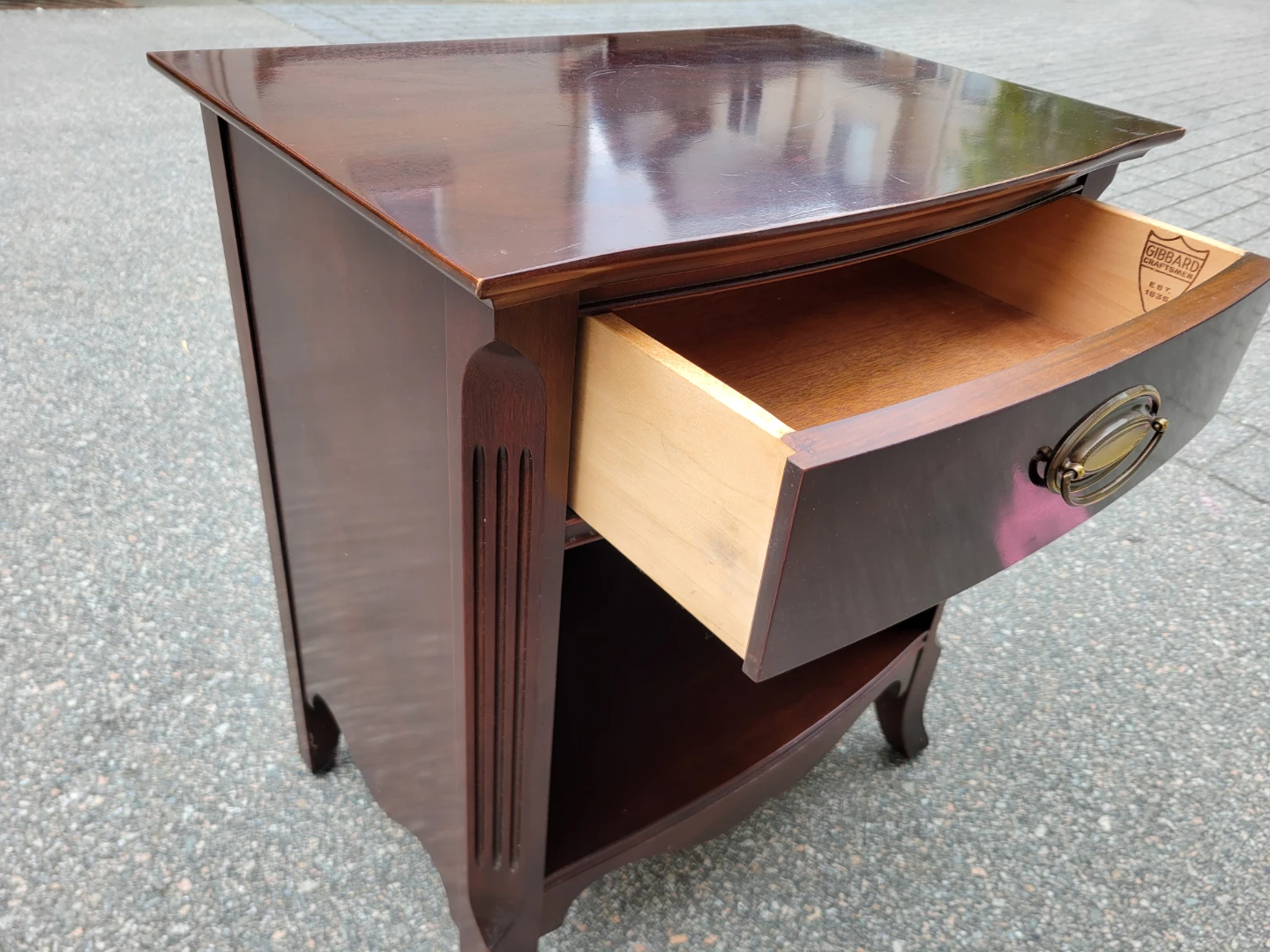 Vintage Gibbard Solid Wood Nightstand / Side Table. - photo 3