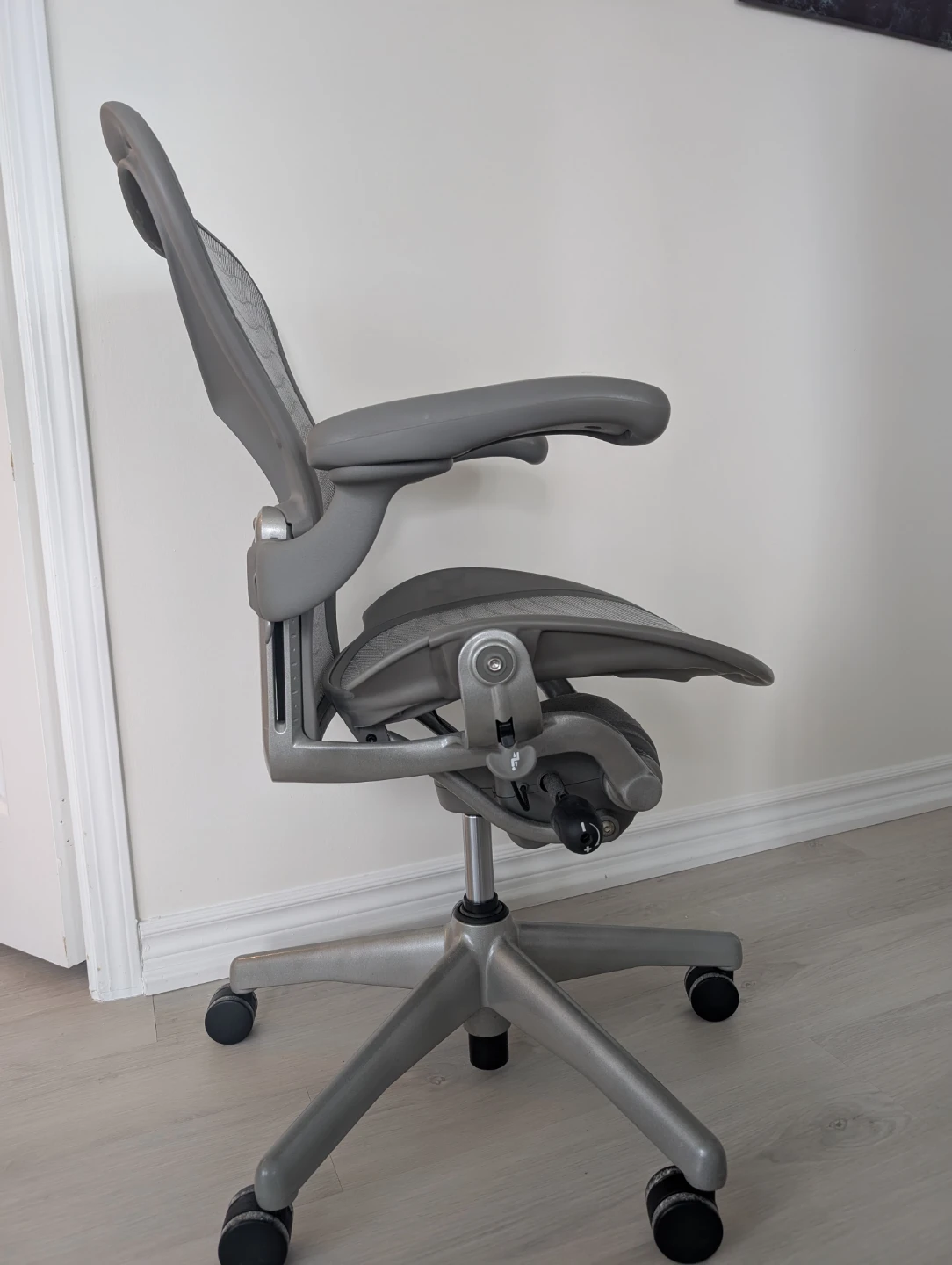 Herman Miller Classic Aeron - AE112AWB - photo 2