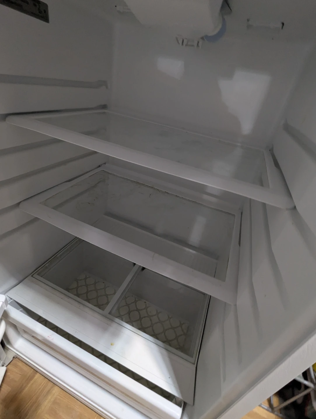 Amana Refrigerator - photo 3