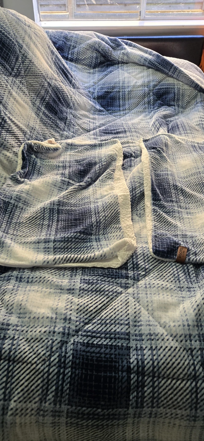 Roots Home Plaid Fleece Blanket - photo 2
