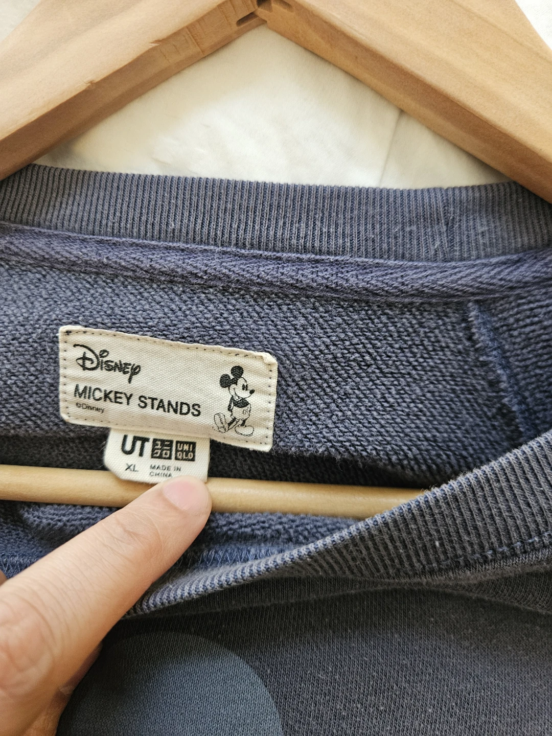Uniqlo Mickey Stands Graphic Sweatshirt XL - photo 2