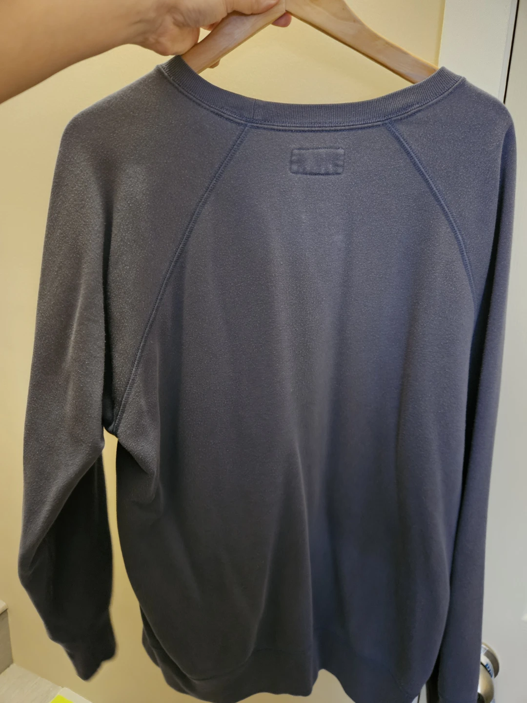 Uniqlo Mickey Stands Graphic Sweatshirt XL - photo 3