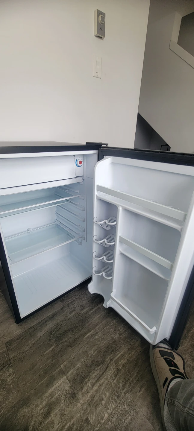 Danby  Designer mine fridge - photo 3