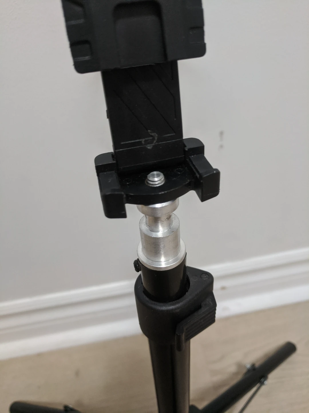 Small Camera Tripod with Phone Holder - photo 3