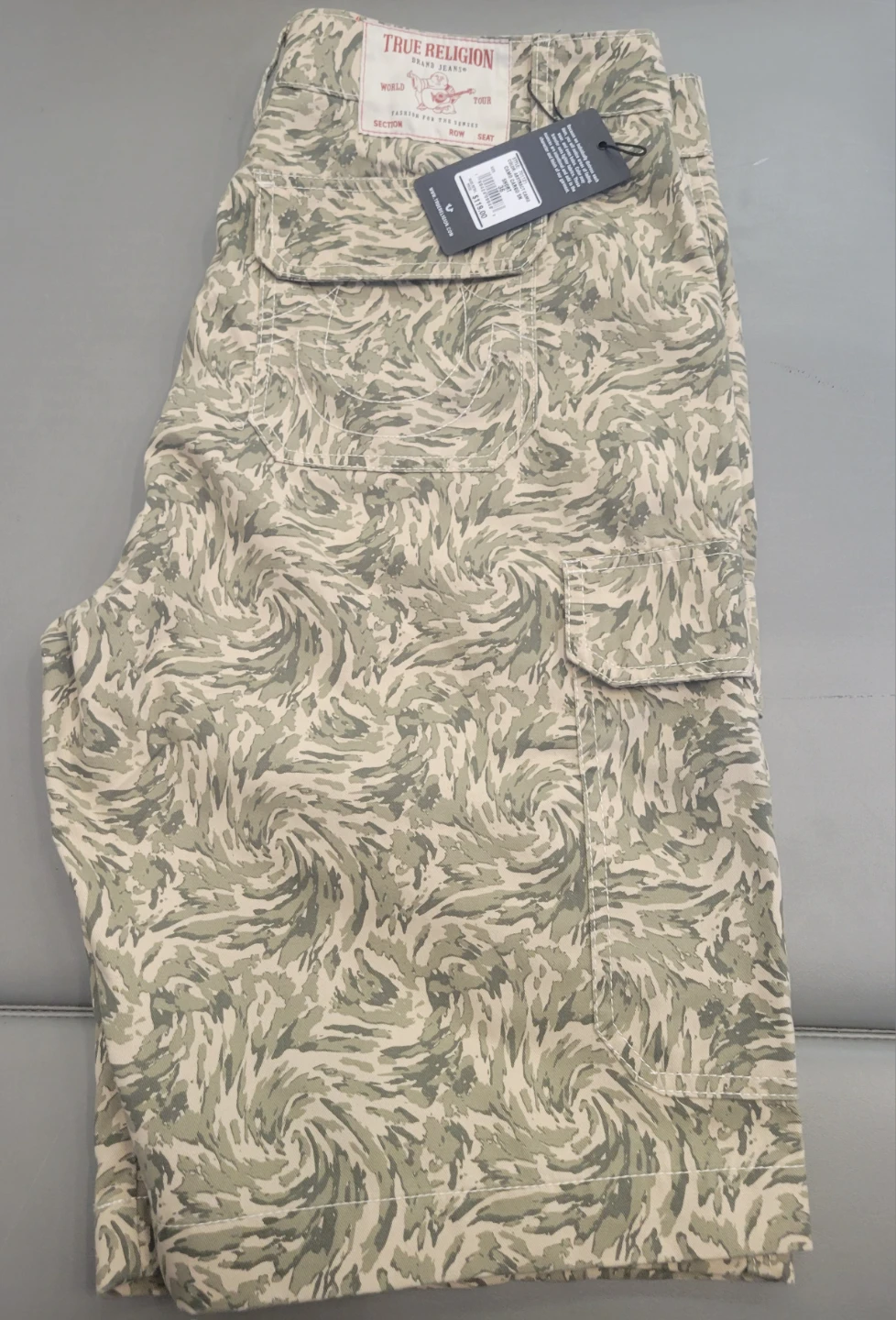 True Religion Abstract Camo Cargo Shorts Men's Size 36 - photo 4