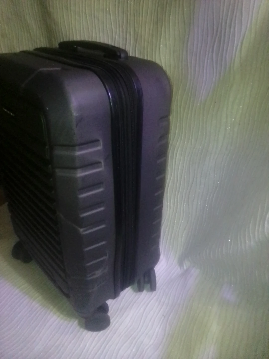 Sharper Image Hardside Spinner Suitcase - photo 2