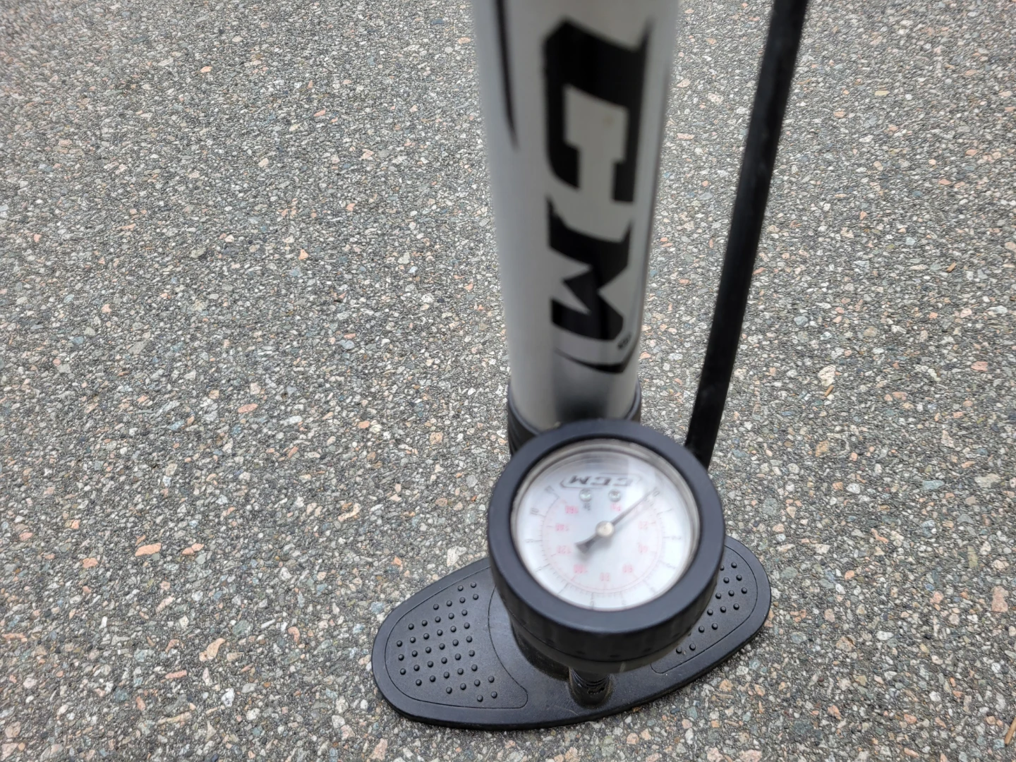 CCM Floor Bike Pump with Gauge - photo 3