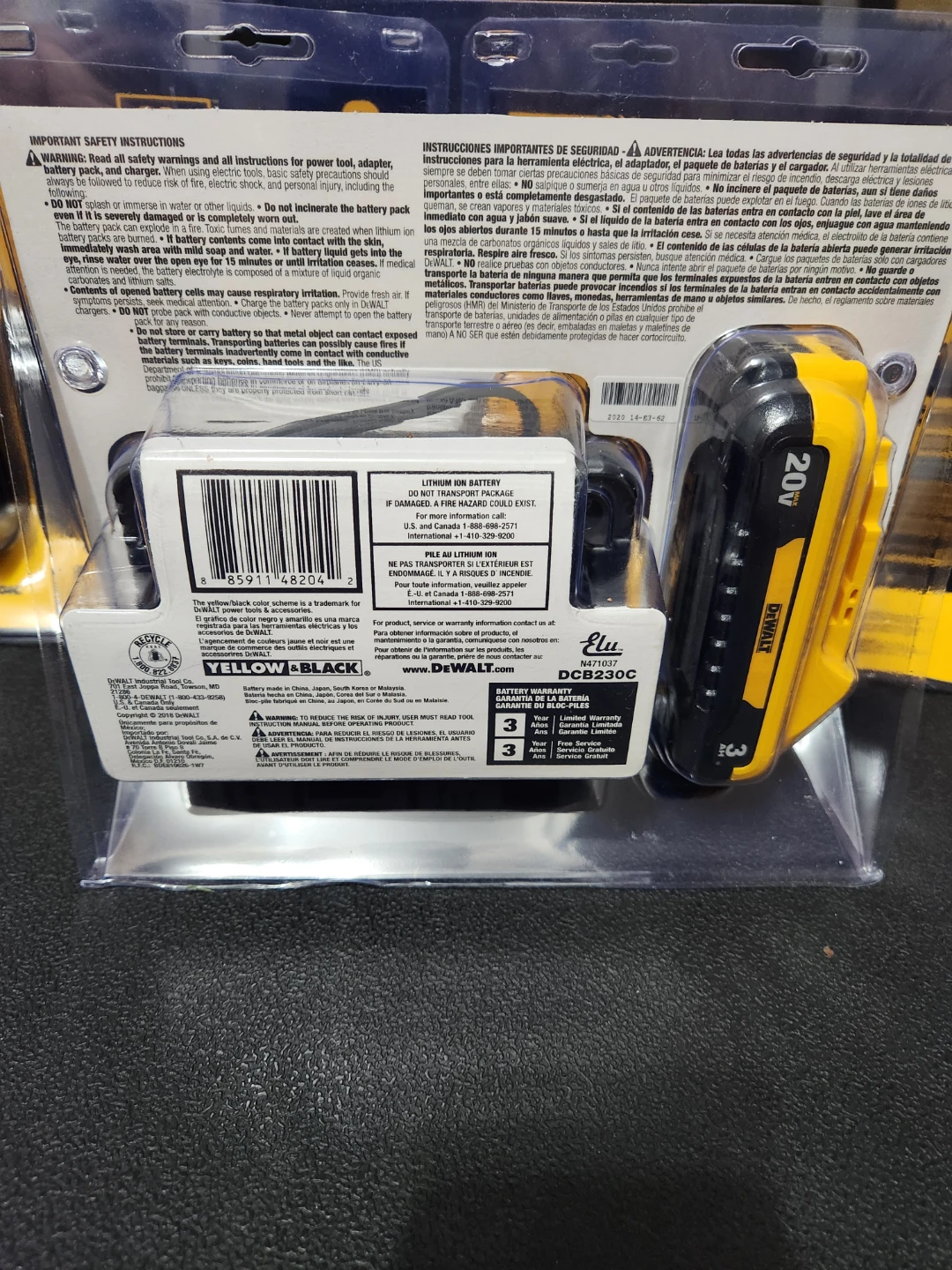 DEWALT 20V MAX Lithium Ion Compact Battery and Charger - photo 2