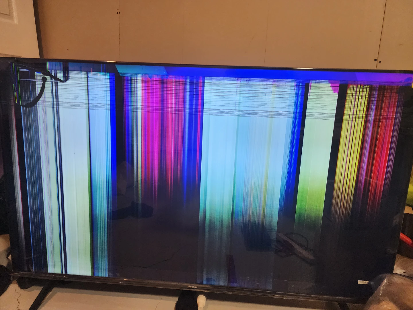 Hisense TV - Damaged Screen