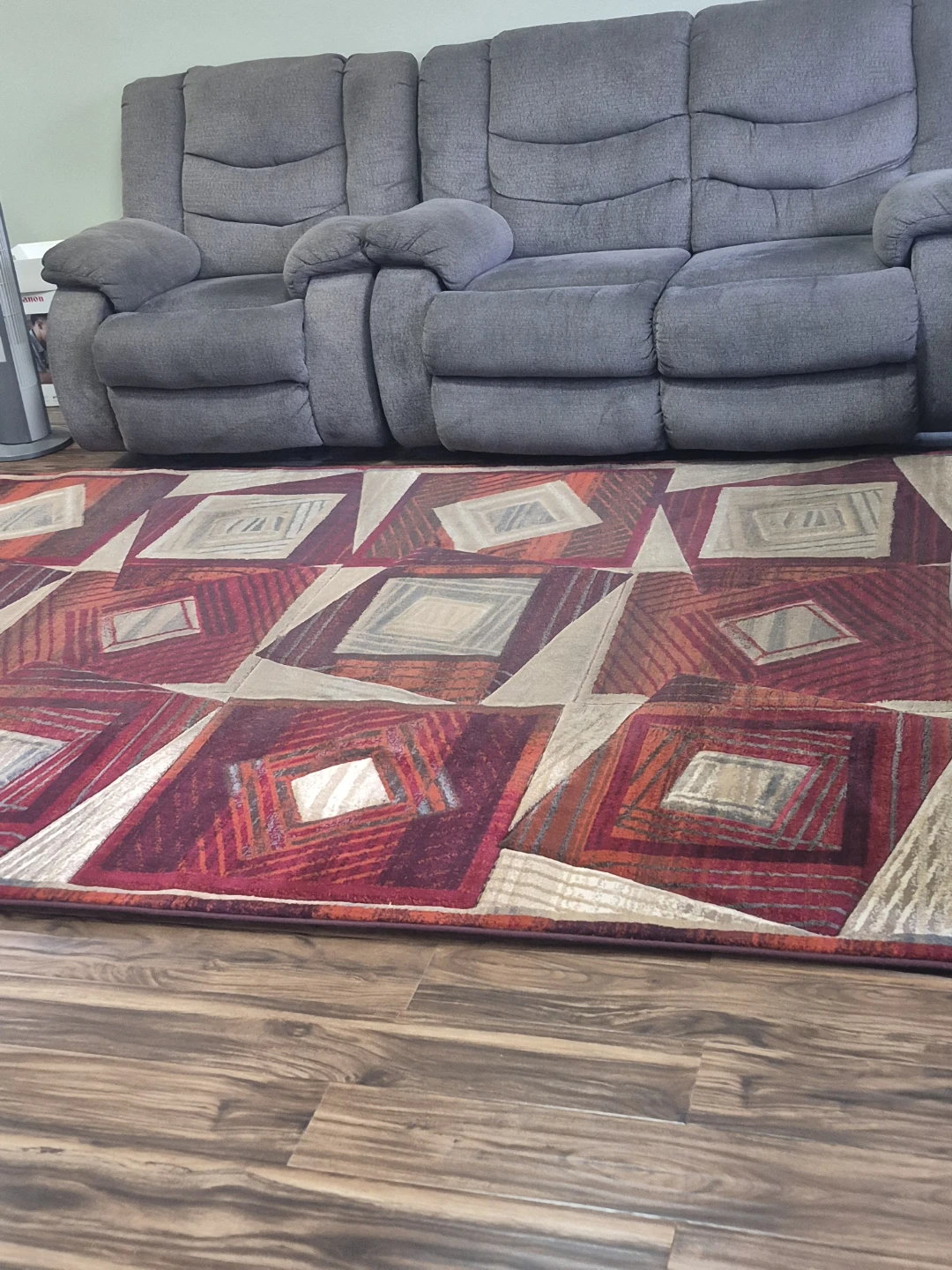 Area Rug with Geometric Pattern - photo 3