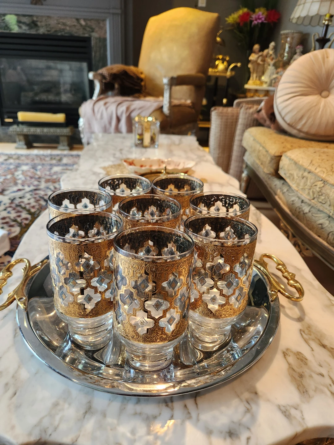 Set of 8 Vintage Gold and White Patterned Drinking Glasses