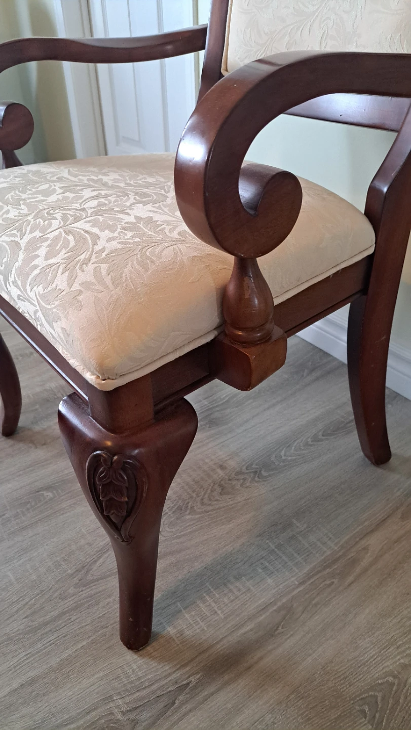 Armchair with damask upholstery - photo 2