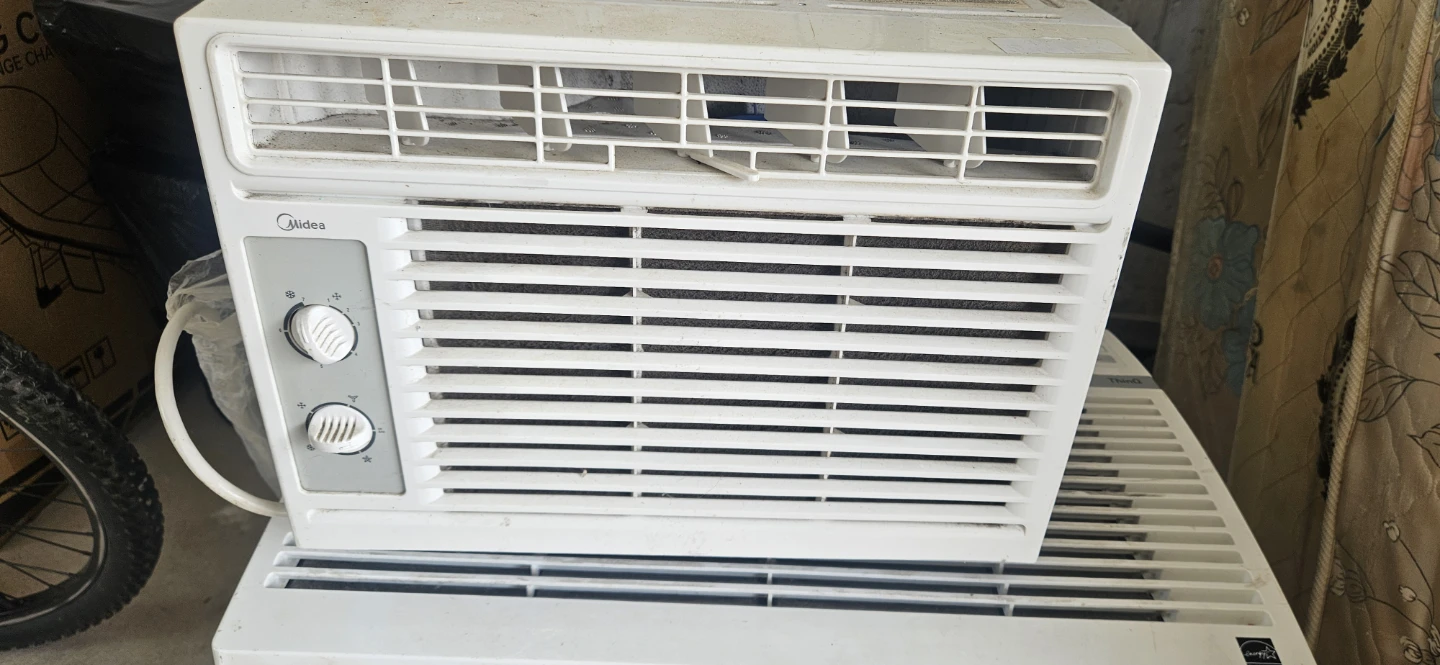 Midea Window Type Air Conditioner MW050C1A - photo 2