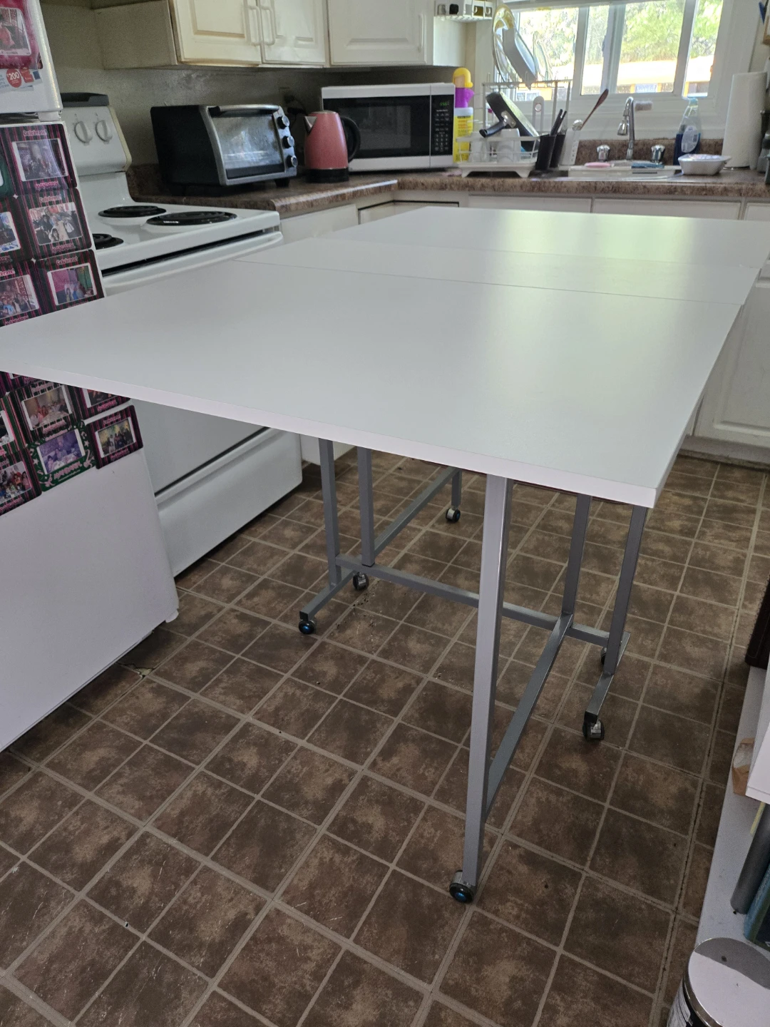 Drop Leaf Table on Wheels - photo 4