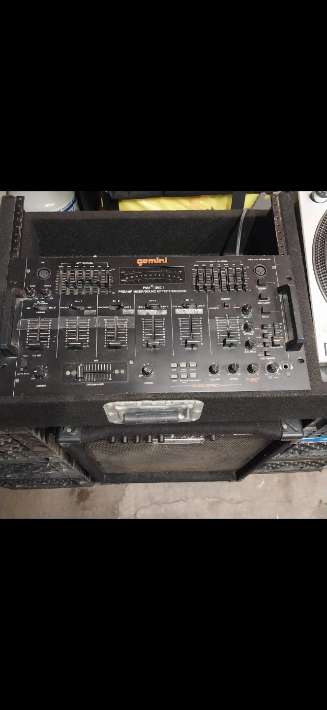 Gemini PMX 2000 II DJ Mixer and PT-2000 II Turntable and speaker - photo 3