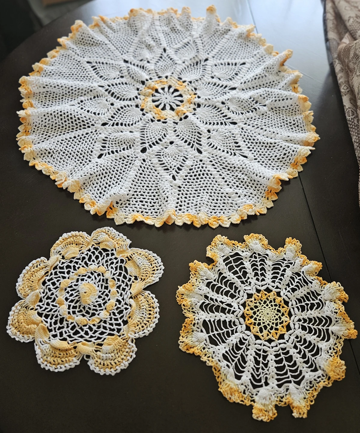 Cheerful Orange & Yellow Vintage Doilies/Table Centre Pieces