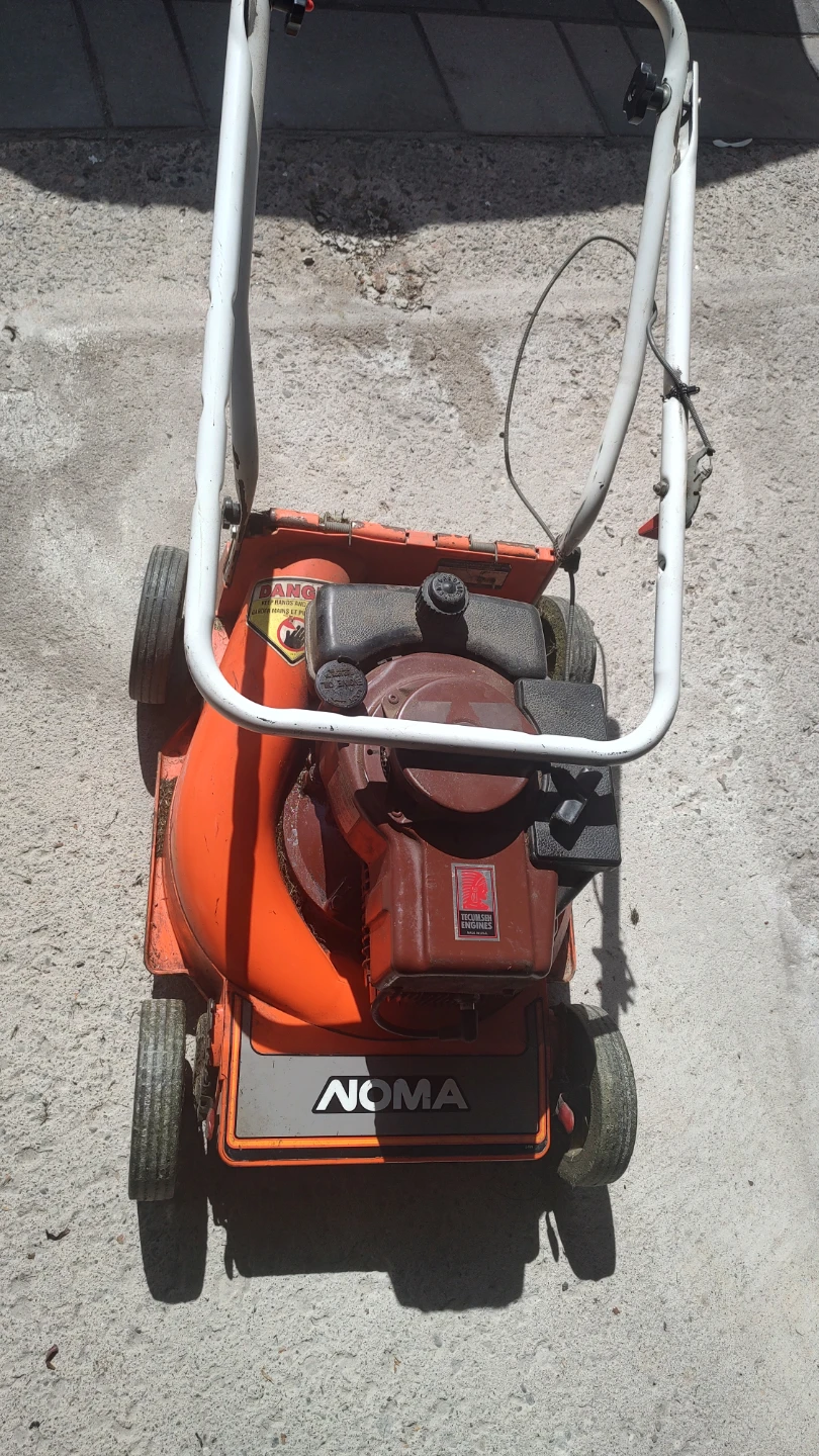 Noma Lawnmower with Tecumseh Engine - photo 2