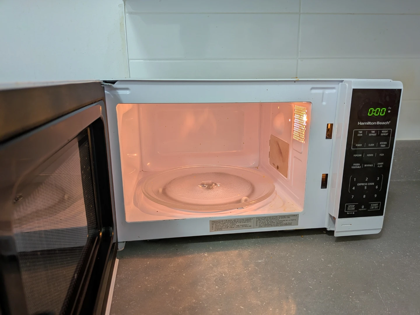 Hamilton Beach Microwave - photo 3