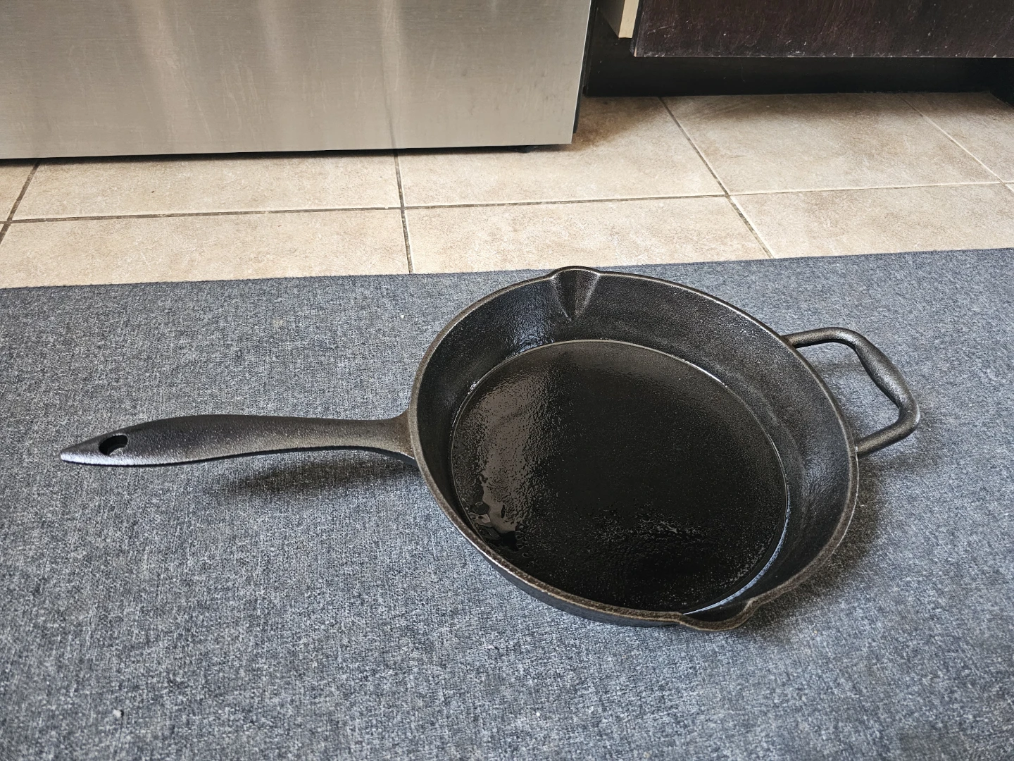 Lagostina Pre-seasoned Cast Iron Skillet 10 inch