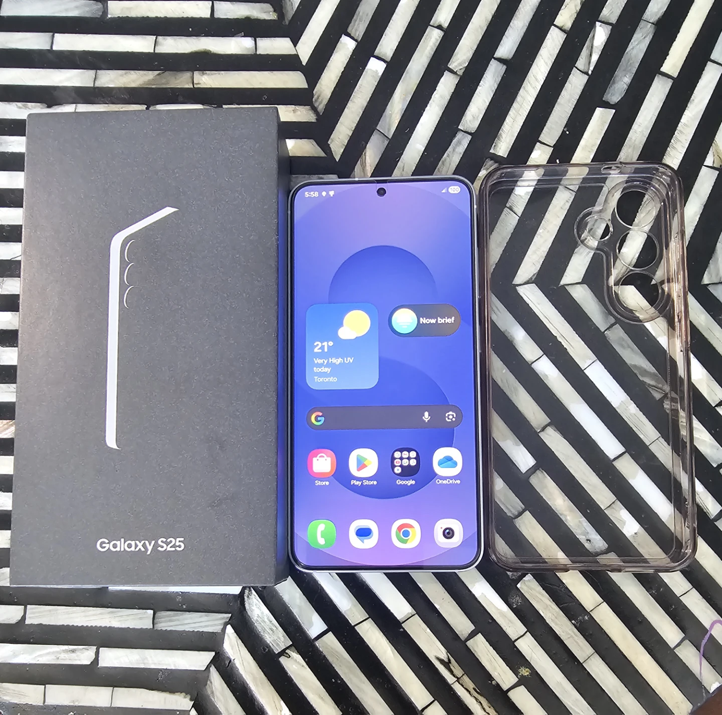 Samsung Galaxy S25 Smartphone